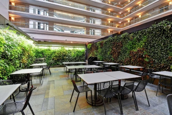 Embassy Suites by Hilton Chicago Magnificent Mile image 13