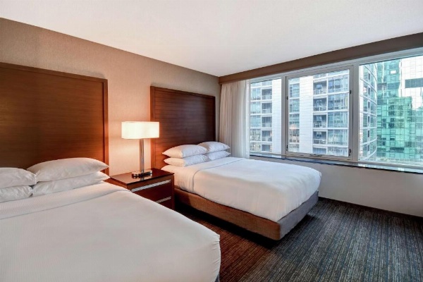 Embassy Suites by Hilton Chicago Magnificent Mile image 28